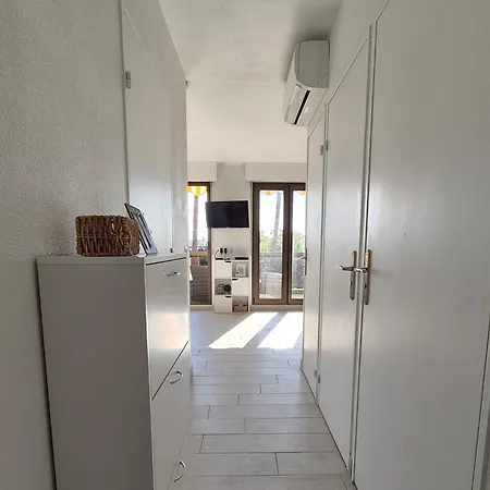 Appartement Superbe T2 - 200m De La - Piscine - Parking