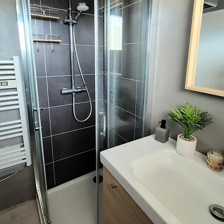 Appartement Superbe T2 - 200m De La - Piscine - Parking *